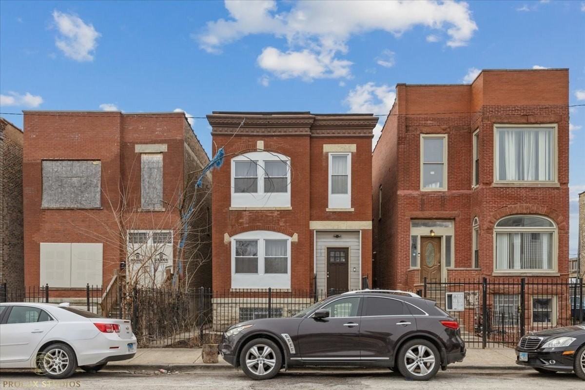 352 N Avers Ave