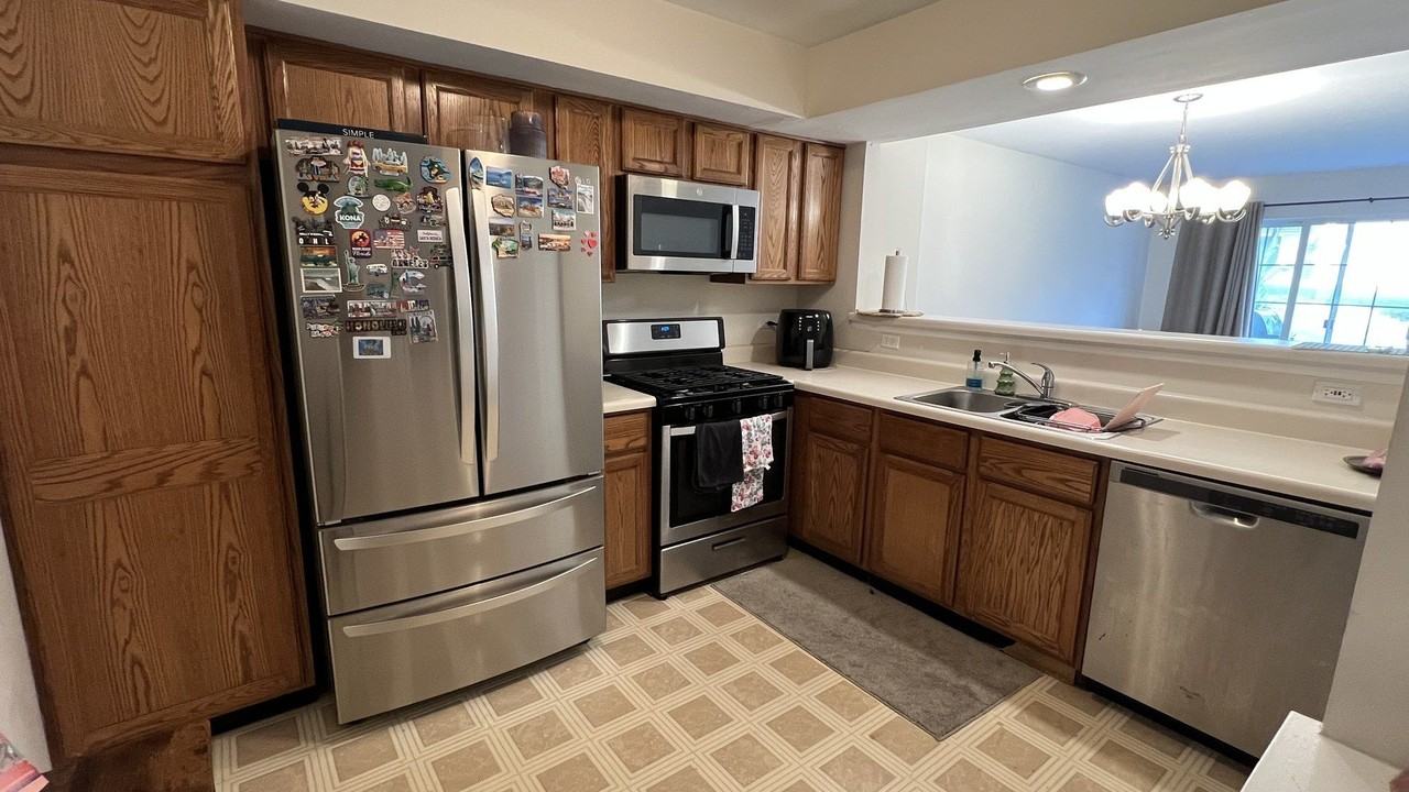 1788 Grove Ave - Photo 4 of 12