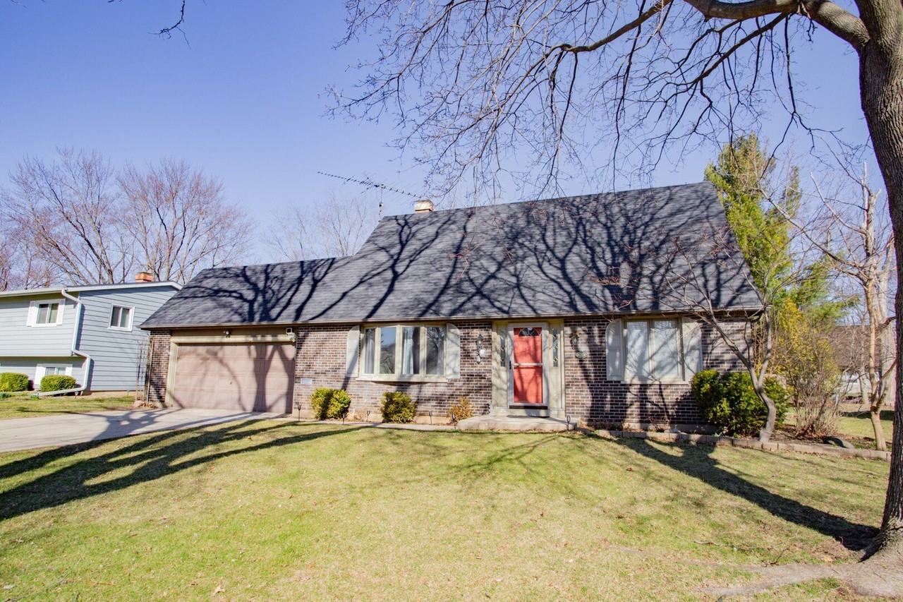 938 Aberdeen Dr - Photo 3 of 35