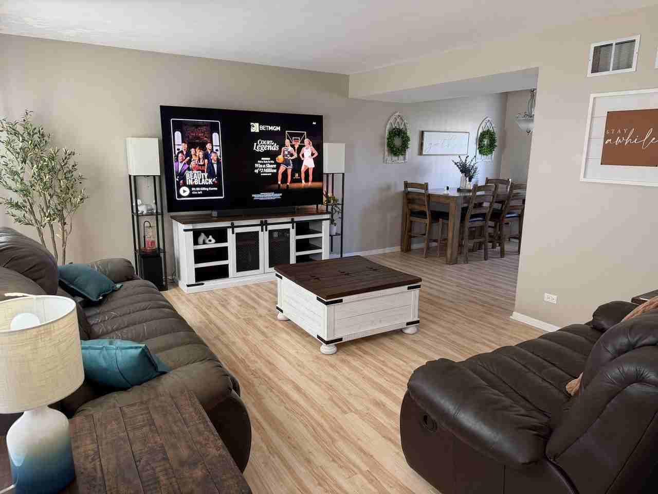 668 Niagara Dr - Photo 4 of 20