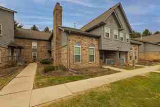 43 Foxcroft Rd Unit 43-127 - Photo 1 of 1