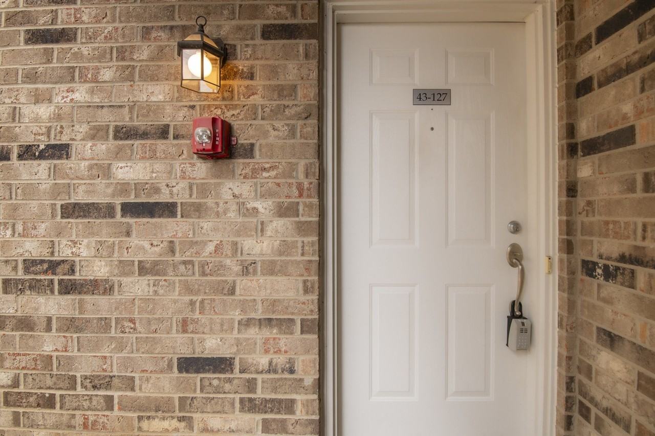 43 Foxcroft Rd #43-127 - Photo 3 of 34