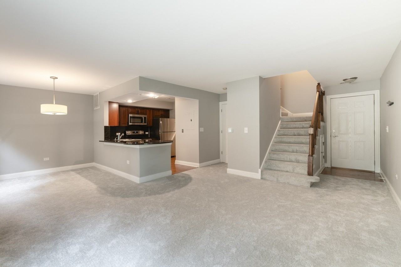 43 Foxcroft Rd #43-127 - Photo 4 of 34