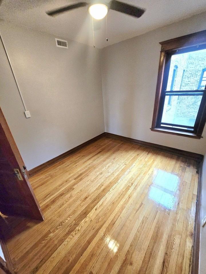 4939 S Vincennes Ave Apt 3 - Photo 4 of 7