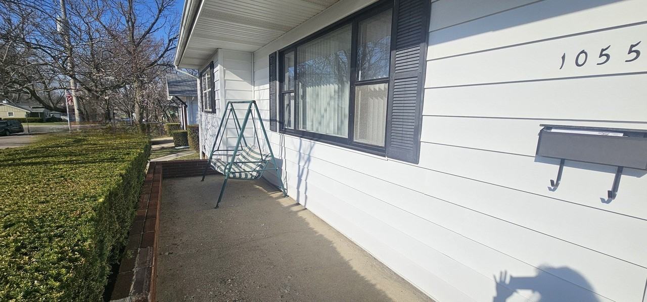 1055 Kenmore Ave - Photo 2 of 15