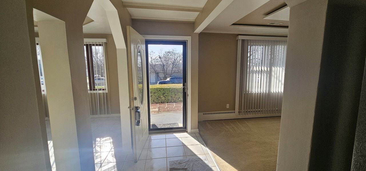 1055 Kenmore Ave - Photo 3 of 15