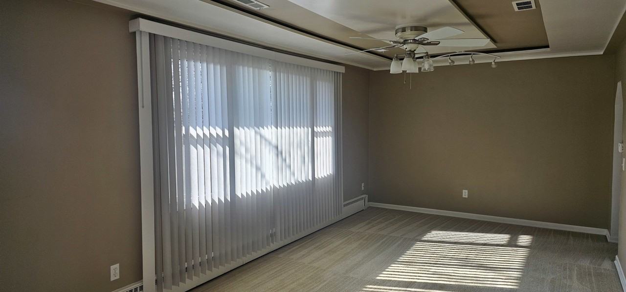 1055 Kenmore Ave - Photo 7 of 15