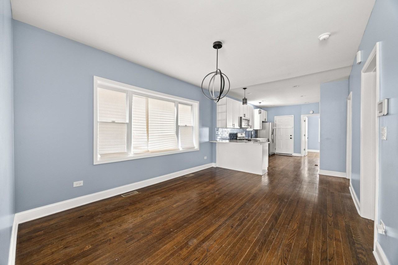 8332 S May St Unit 1 - Photo 3 of 11