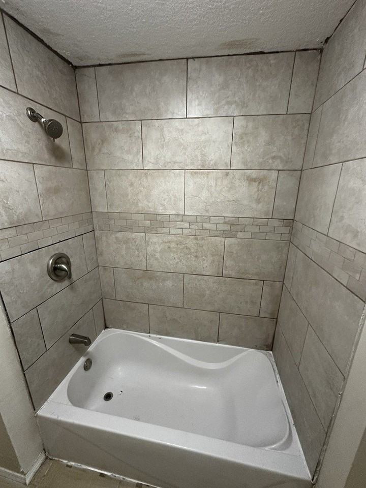 435 S Poplar Ave - Photo 4 of 45