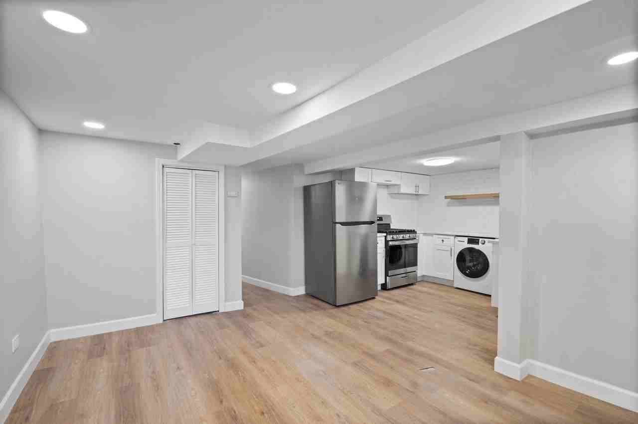 3751 N Clifton Ave Unit Ch-1 - Photo 2 of 15