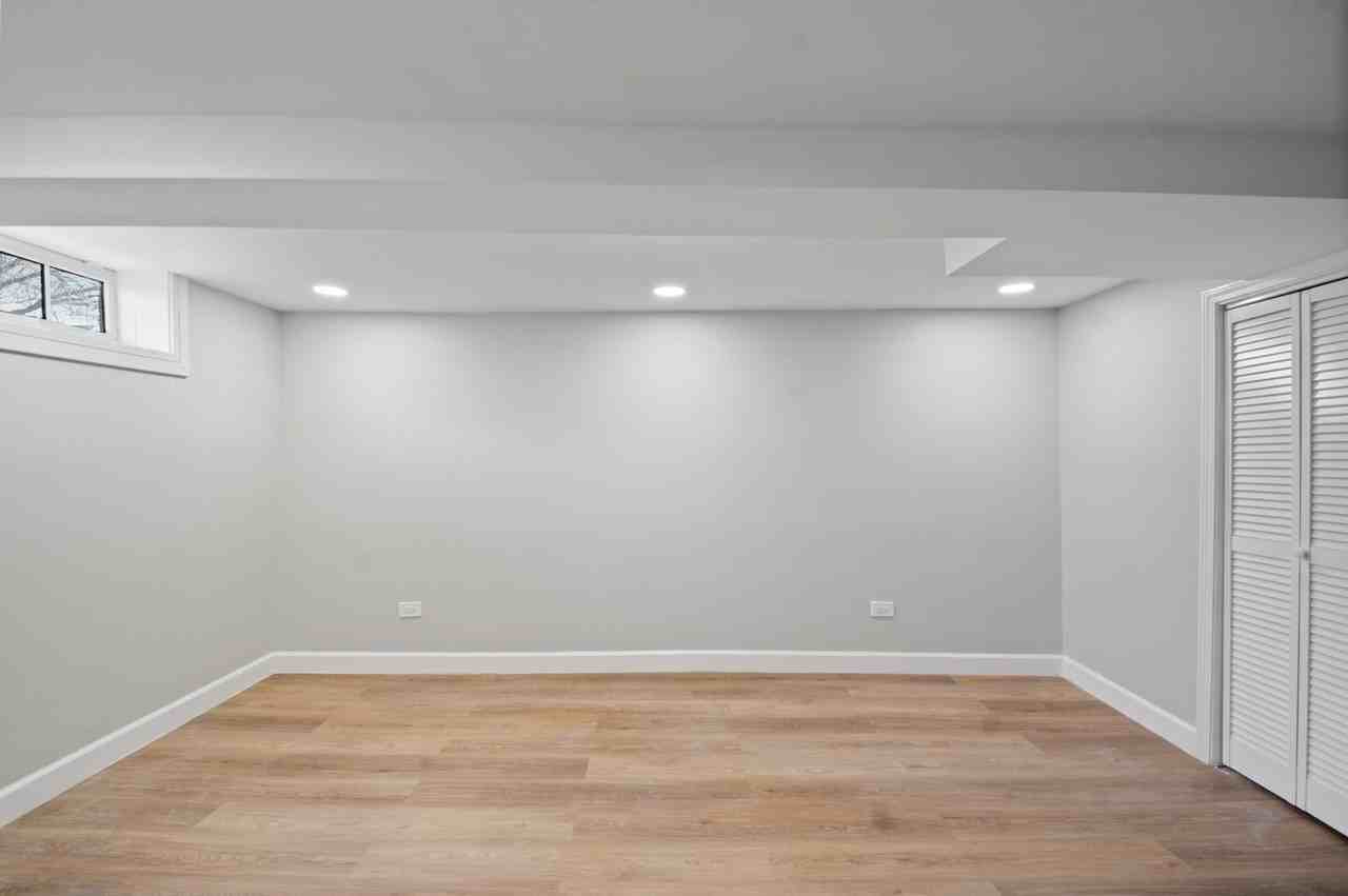 3751 N Clifton Ave Unit Ch-1 - Photo 4 of 15