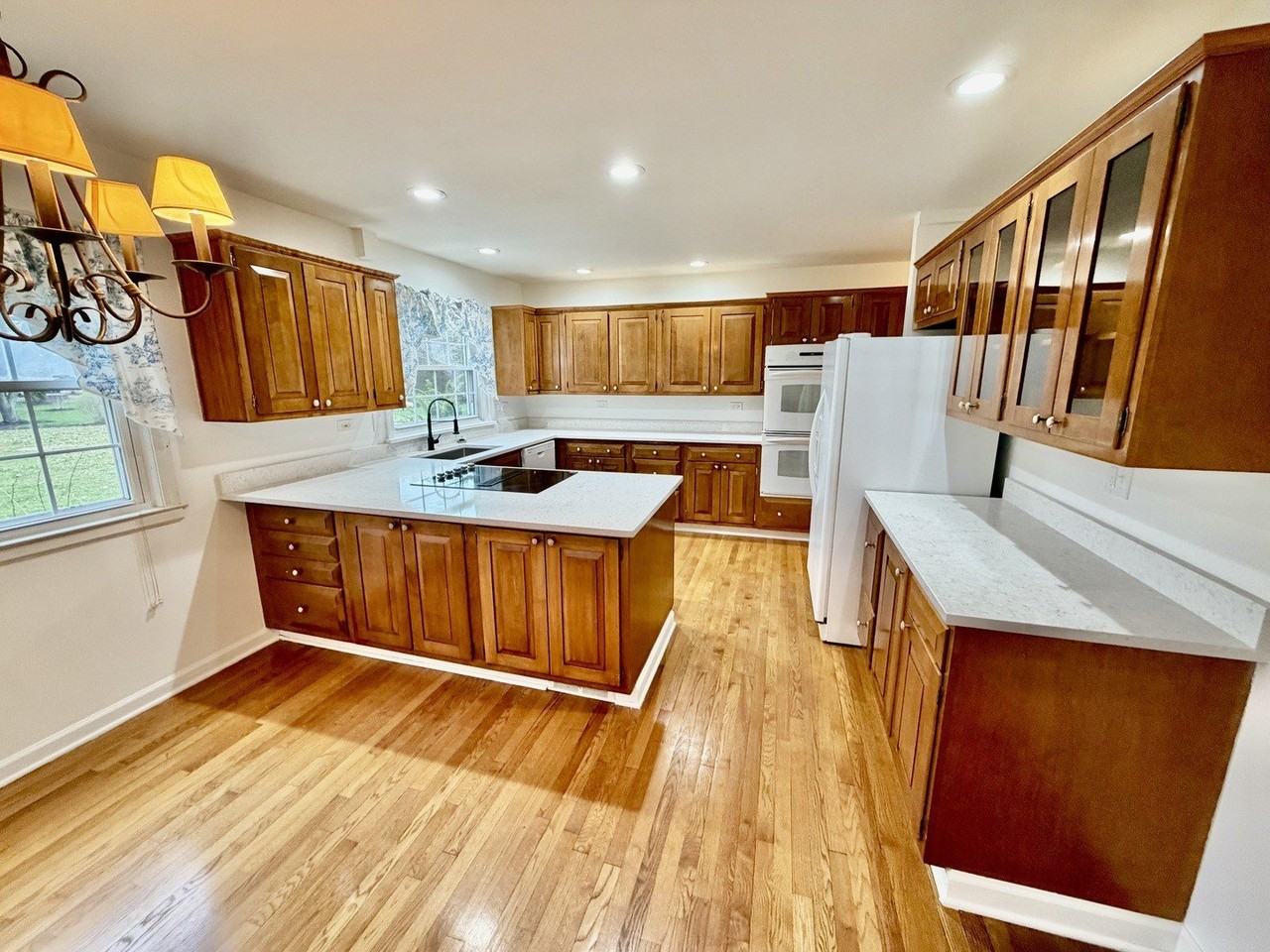 26 Windsor Dr - Photo 3 of 17