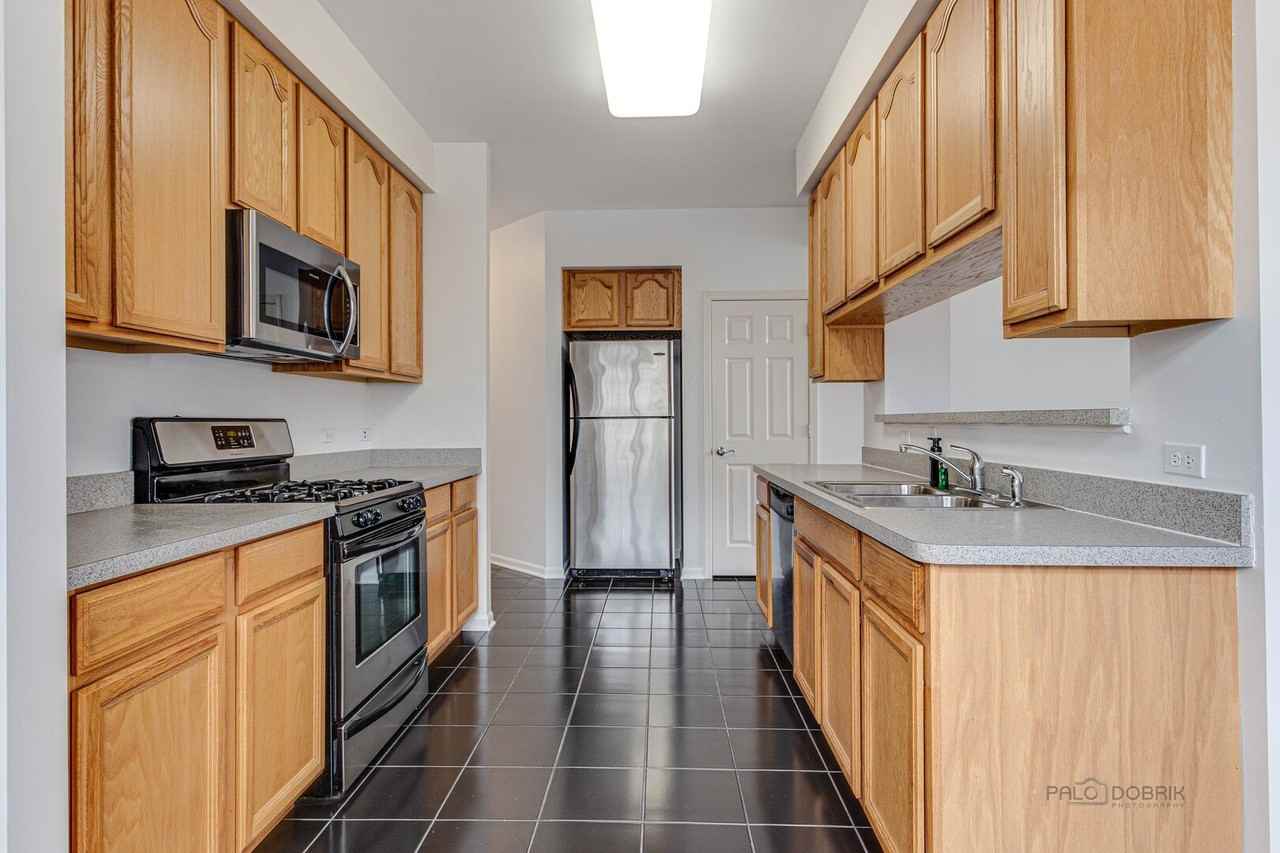 726 Keystone Ln - Photo 6 of 32