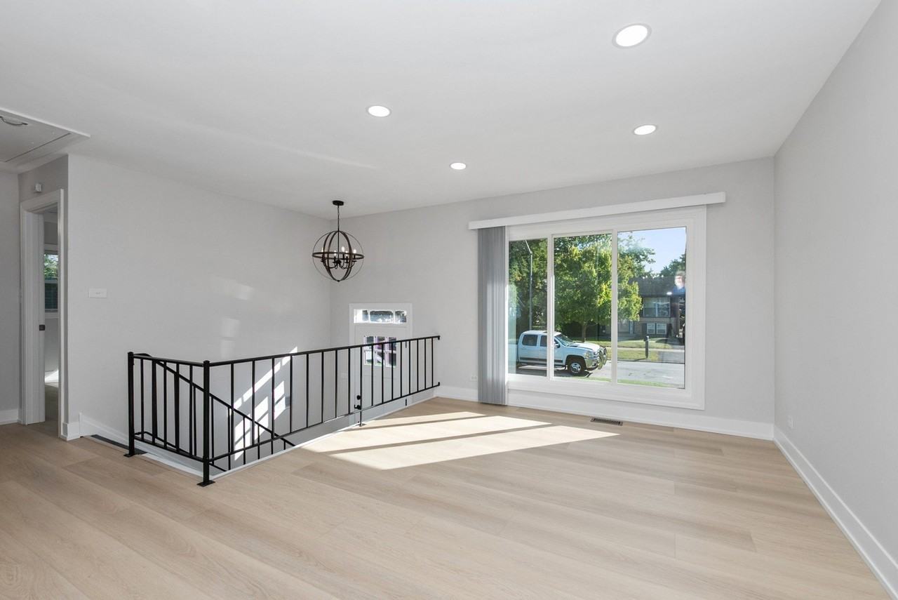 16822 91st Ave - Photo 3 of 26