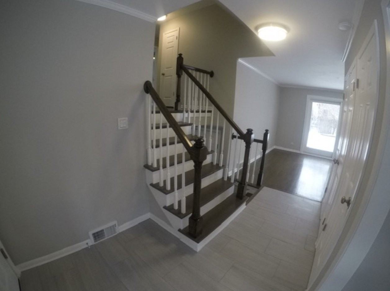 1006 Brookside Ln - Photo 4 of 12