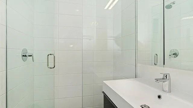 1731 W Potomac Ave Apt 1r - Photo 7 of 8