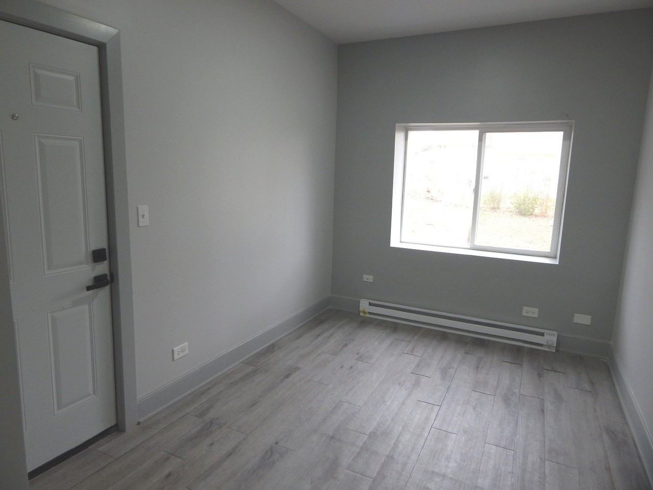 303 Stone St Apt 1a - Photo 3 of 11