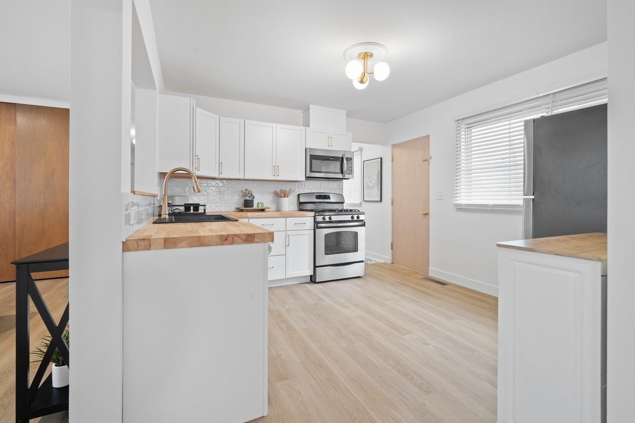 1105 Julienne Dr - Photo 6 of 32