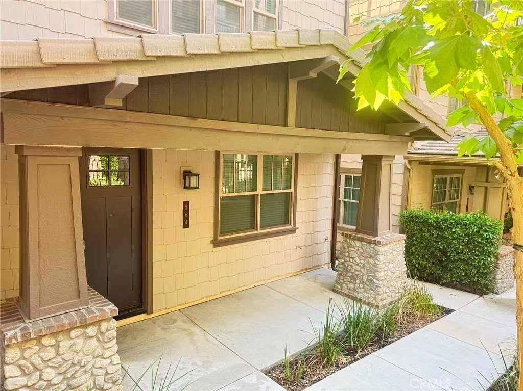 564 Boulder Cir - Photo 2 of 13