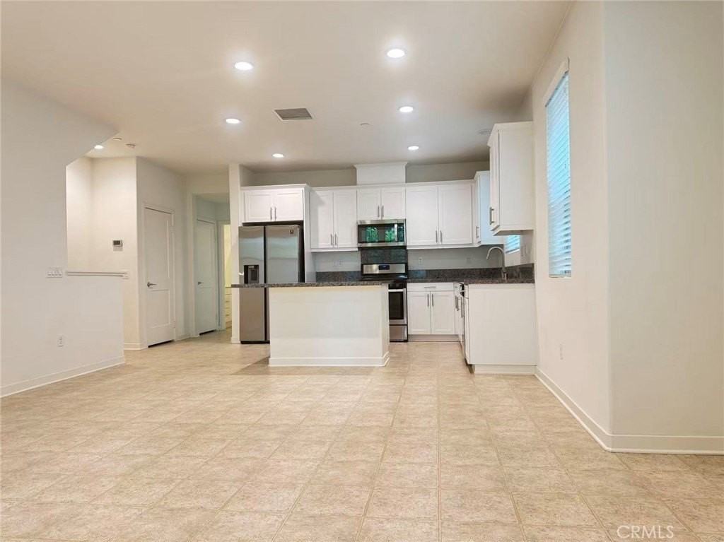 564 Boulder Cir - Photo 4 of 13