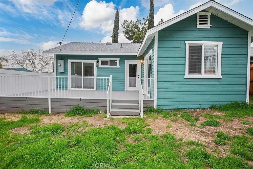 1738 N Sierra Bonita Ave - Photo 4 of 25