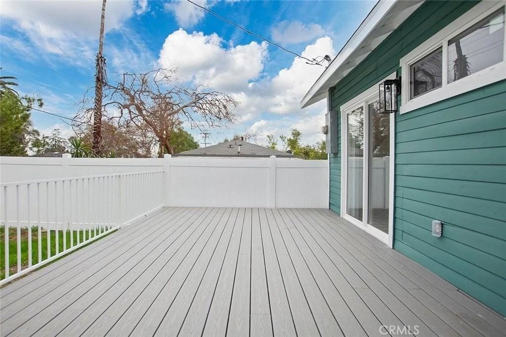 1738 N Sierra Bonita Ave - Photo 6 of 25