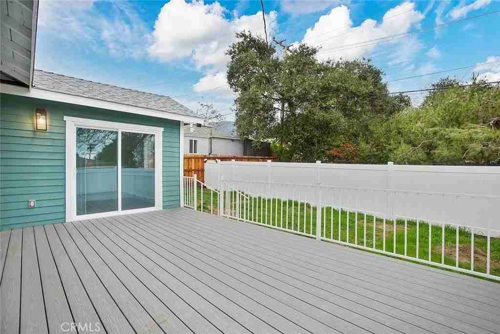 1738 N Sierra Bonita Ave - Photo 7 of 25