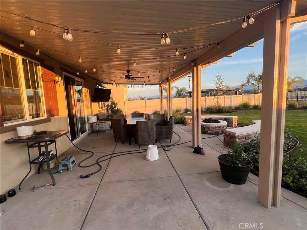 1020 Little Leaf St - Photo 2 of 16