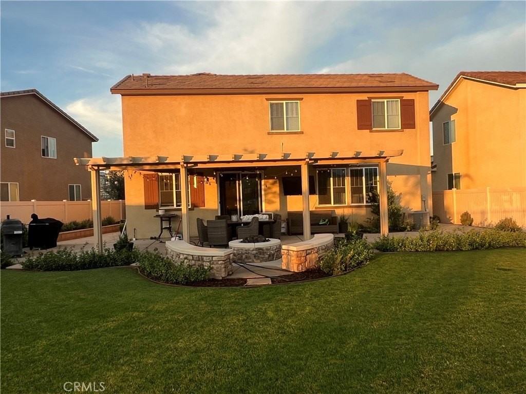 1020 Little Leaf St - Photo 4 of 16