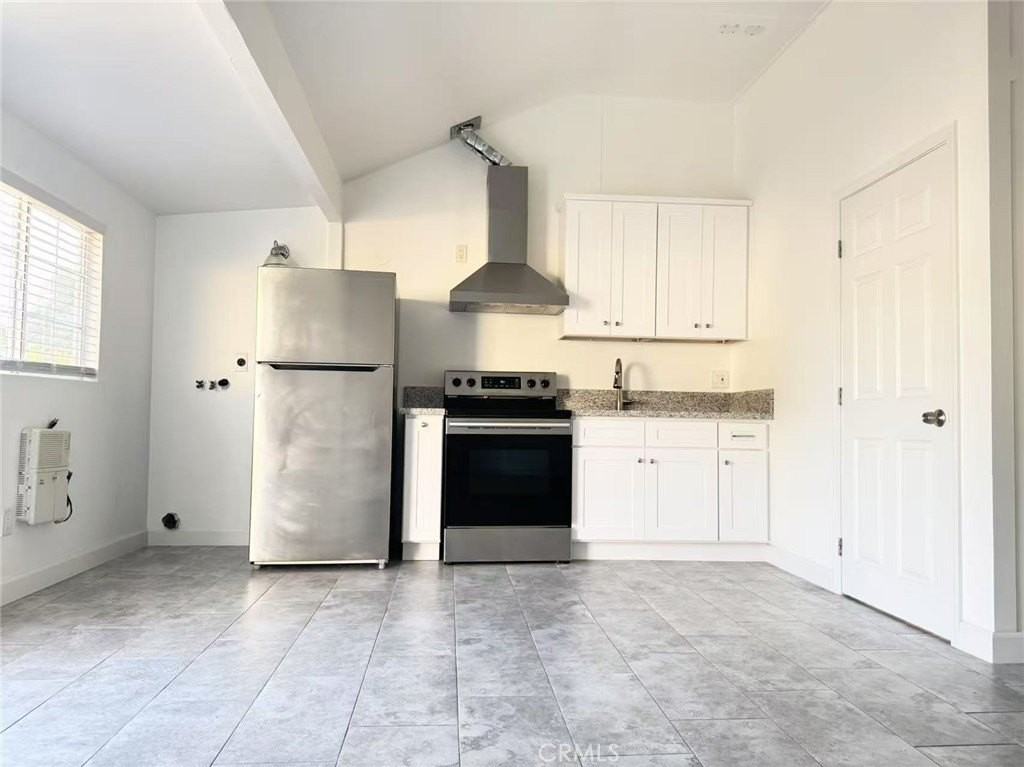 3233 E Cameron Ave - Photo 7 of 11