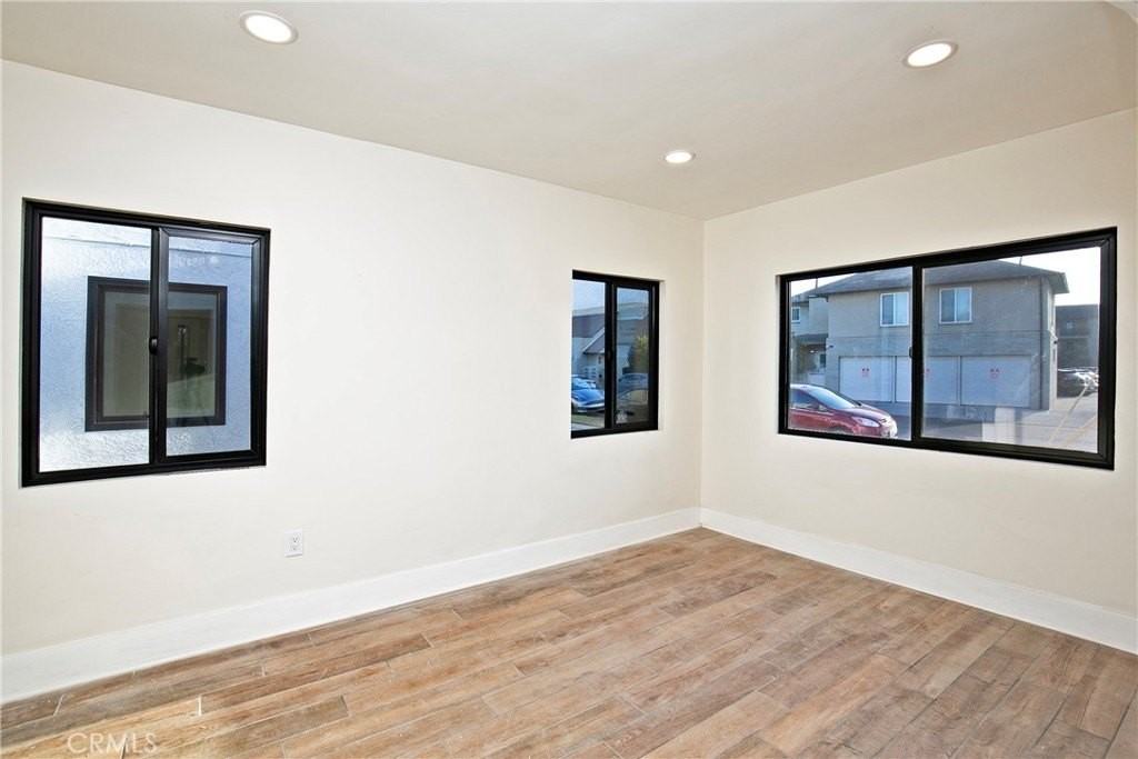 10739 New St - Photo 3 of 16