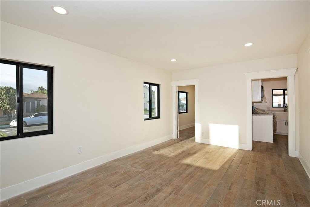 10739 New St - Photo 4 of 16