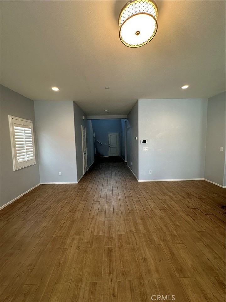 1055 Raven Ct - Photo 6 of 26