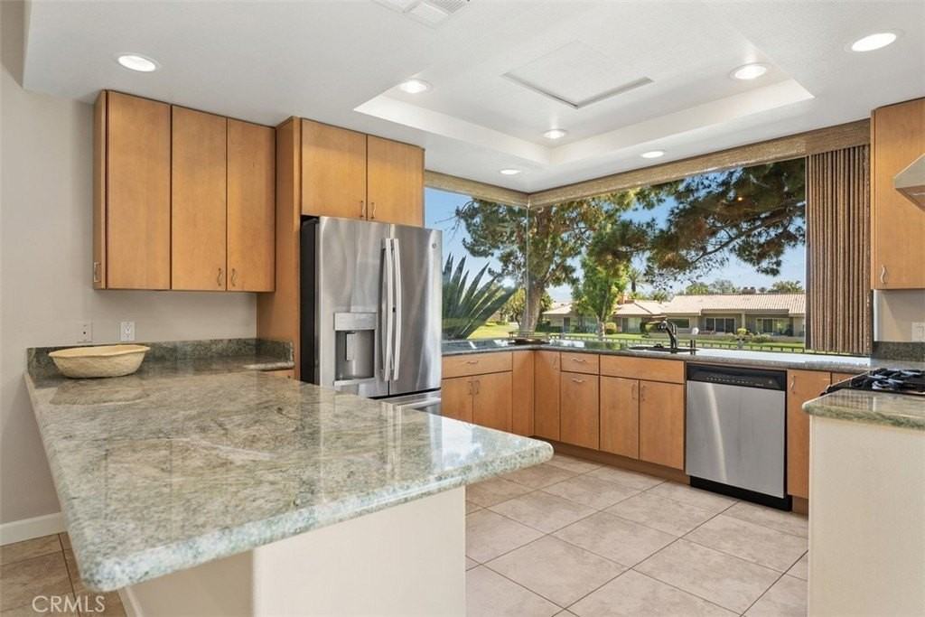 51 Pebble Beach Dr - Photo 4 of 10