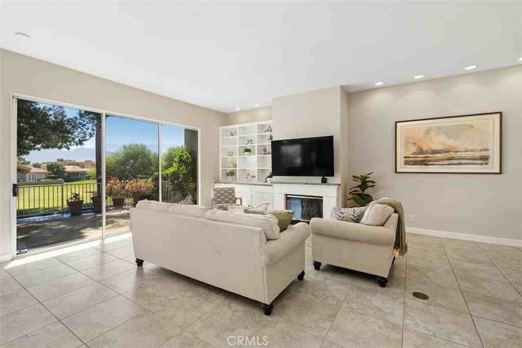 51 Pebble Beach Dr - Photo 5 of 10