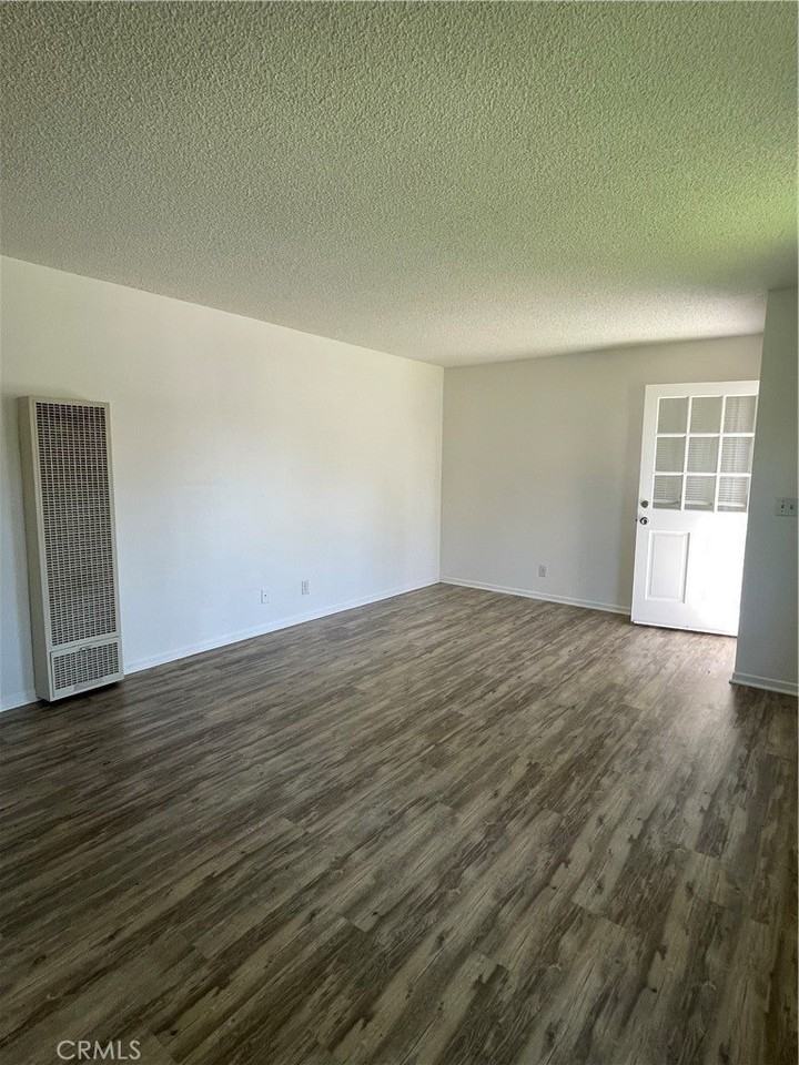 616 15th St - Photo 4 of 25