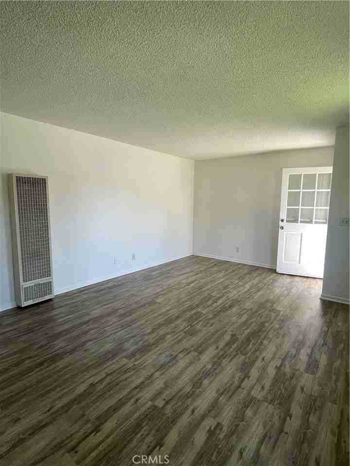 616 15th St - Photo 7 of 25