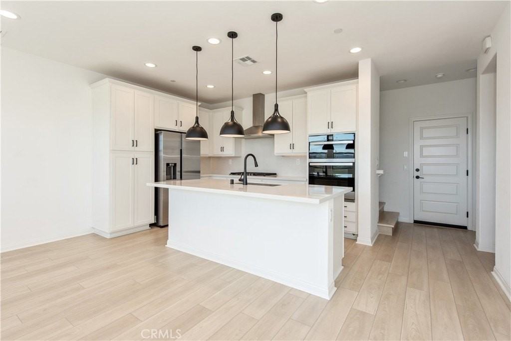 781 Cornelia Way - Photo 7 of 24