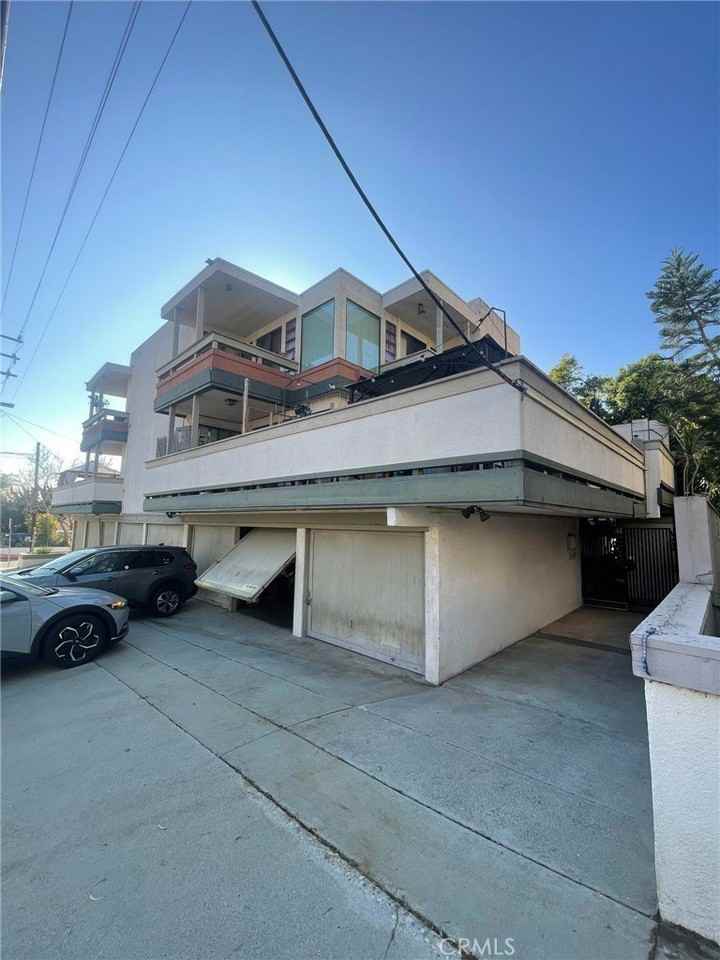 2575 E 19th St #17 - Photo 7 of 50