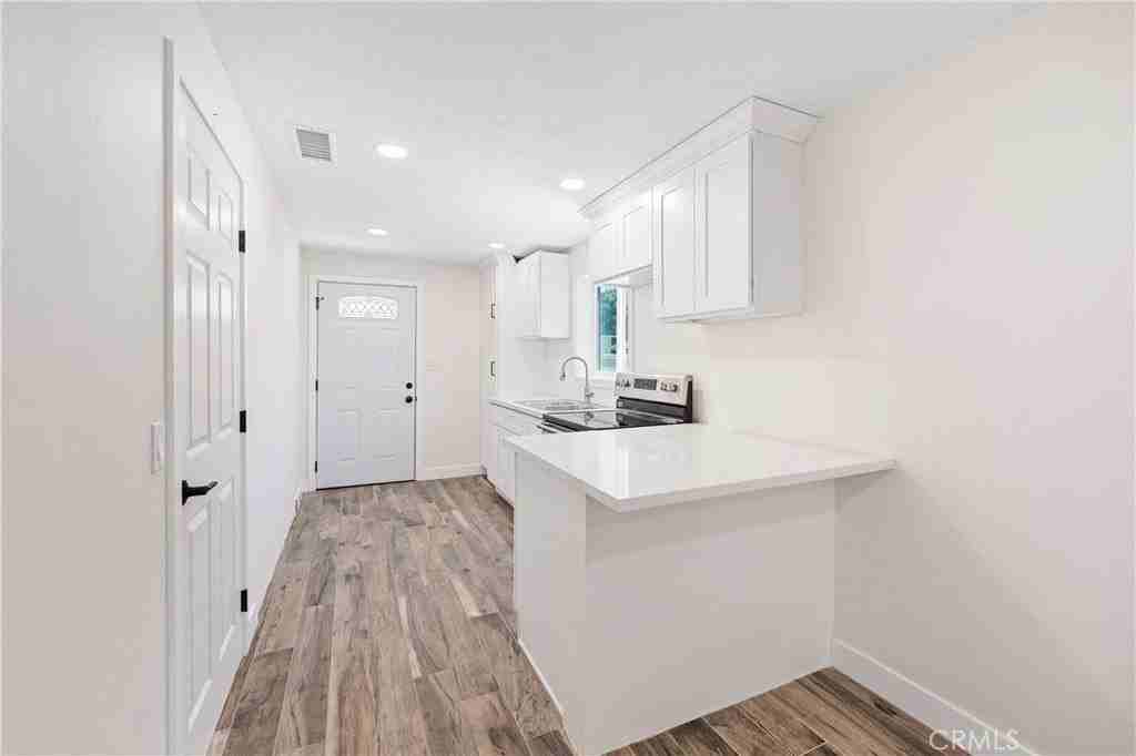 6290 California Ave #C - Photo 5 of 13