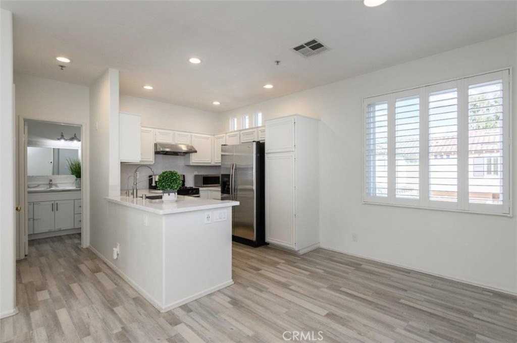 2462 Sunningdale Dr - Photo 3 of 37