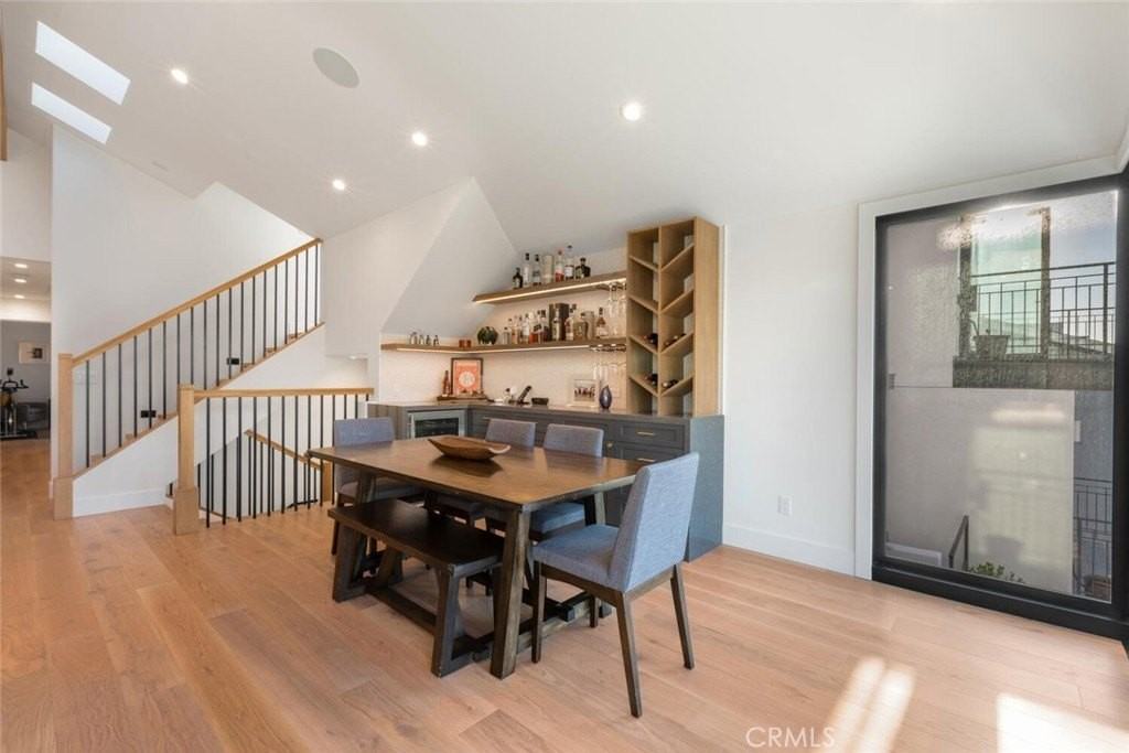 248 34th St - Photo 5 of 25