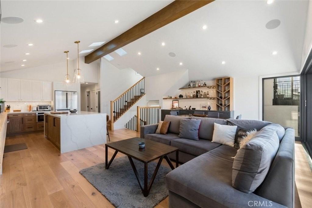 248 34th St - Photo 7 of 25