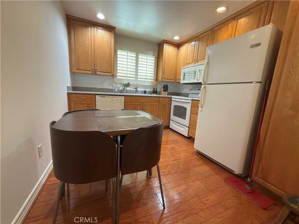 2233 Martin #324 - Photo 3 of 24