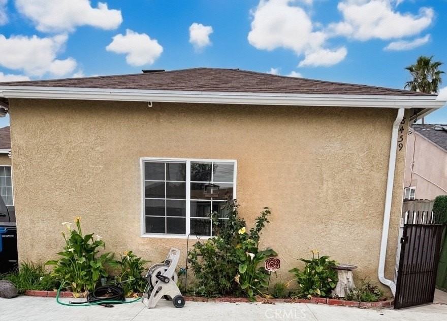 8459 Omelveny Ave - Photo 2 of 15