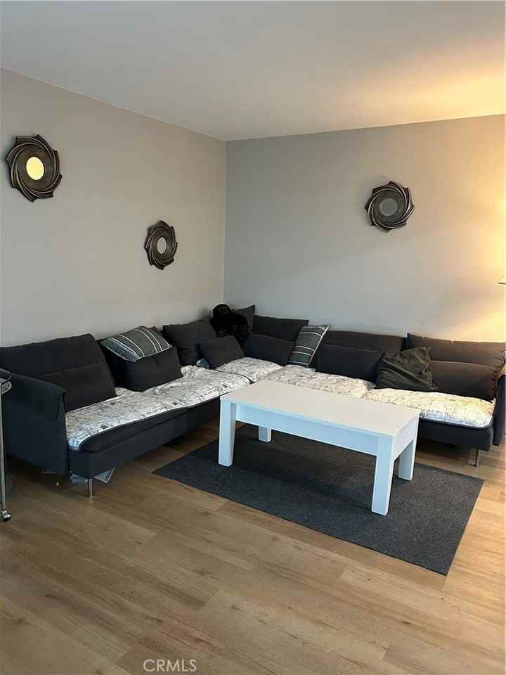 366 S Miraleste Dr - Photo 3 of 8