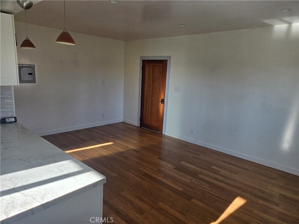 213 Covina Ave #2 - Photo 5 of 27