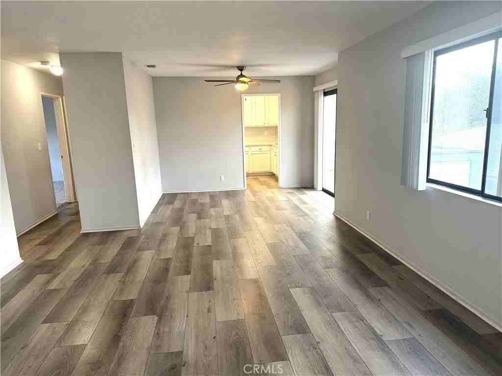 10885 Walnut St - Photo 5 of 15