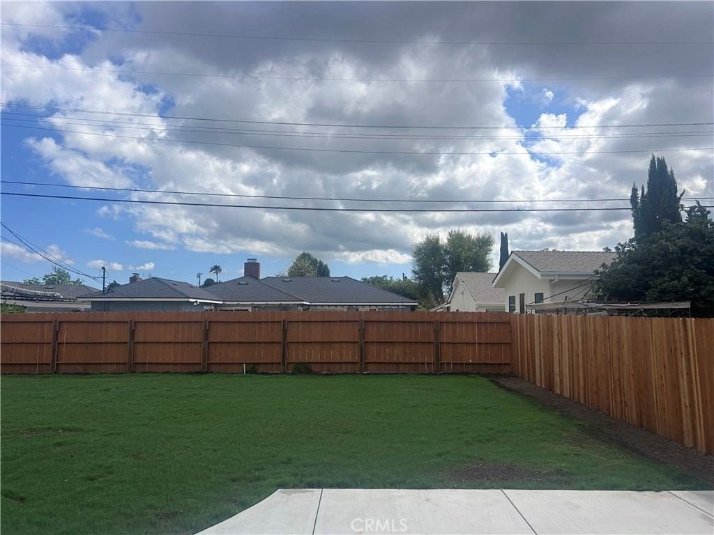 20754 Vose St - Photo 2 of 34
