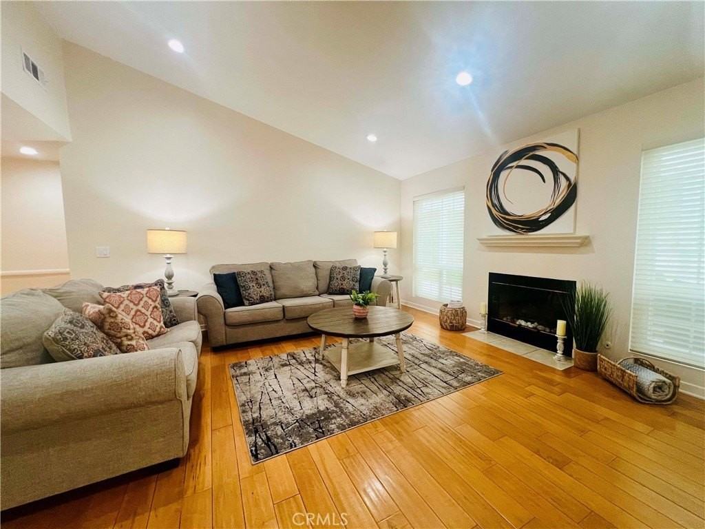 5309 Lockhurst Dr - Photo 3 of 29